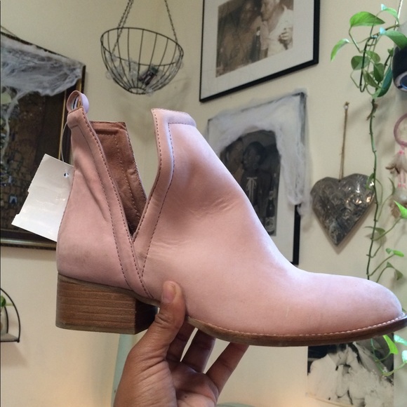 Jeffrey Campbell Muskrat Booties in Pink - Picture 2 of 16